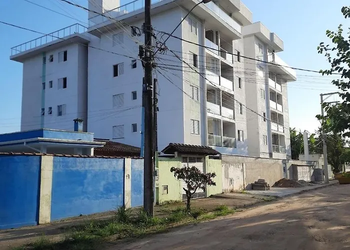Apê com varanda gourmet em Maranduba! Ubatuba